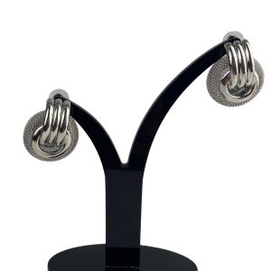 Brinco Tipo Argola Com Três Aros E Argola Trabalhada Em Tela Perfurada