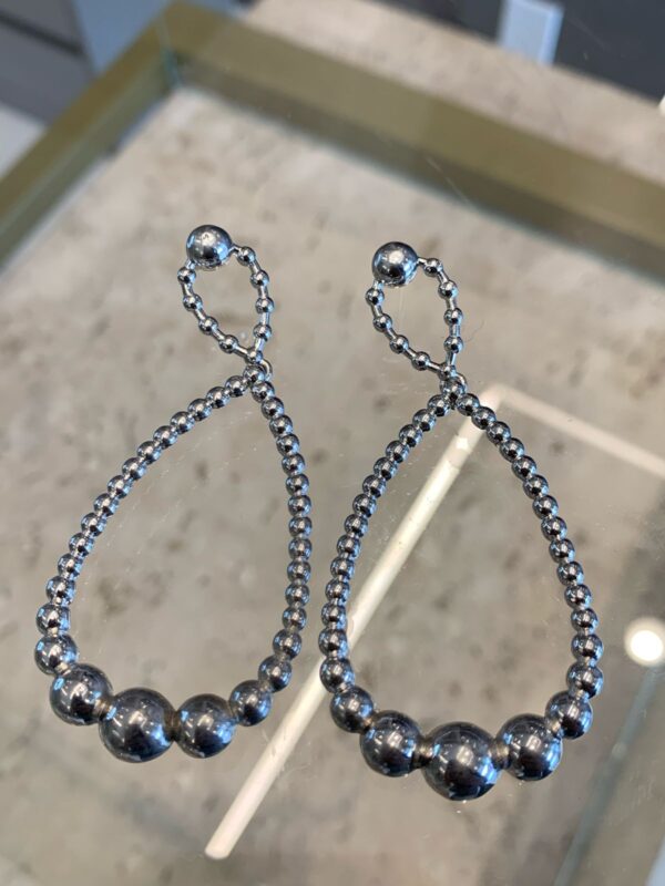 Brinco Longo Gota Bolinhas - Imagem 2