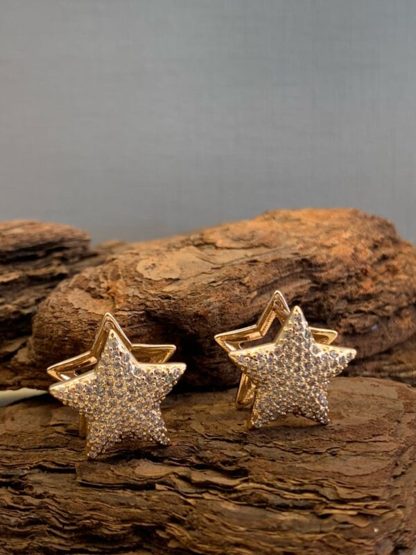 Brinco tipo Argola Estrela Cravejada - Imagem 3
