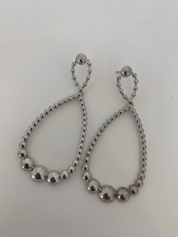 Brinco Longo Gota Bolinhas