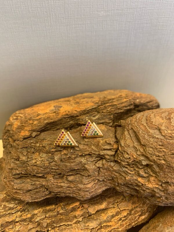 Brinco dourado esmaltado de borboleta colorida semijoia - Imagem 3
