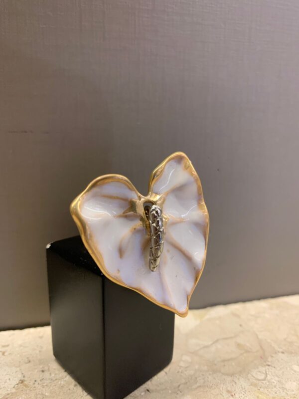 ANEL COM DETALHE DE FLOR DE ANTÚRIO - VERMELHO - Imagem 2