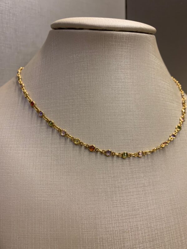 CHOKER DOURADA COM PINGENTES COLORIDOS
