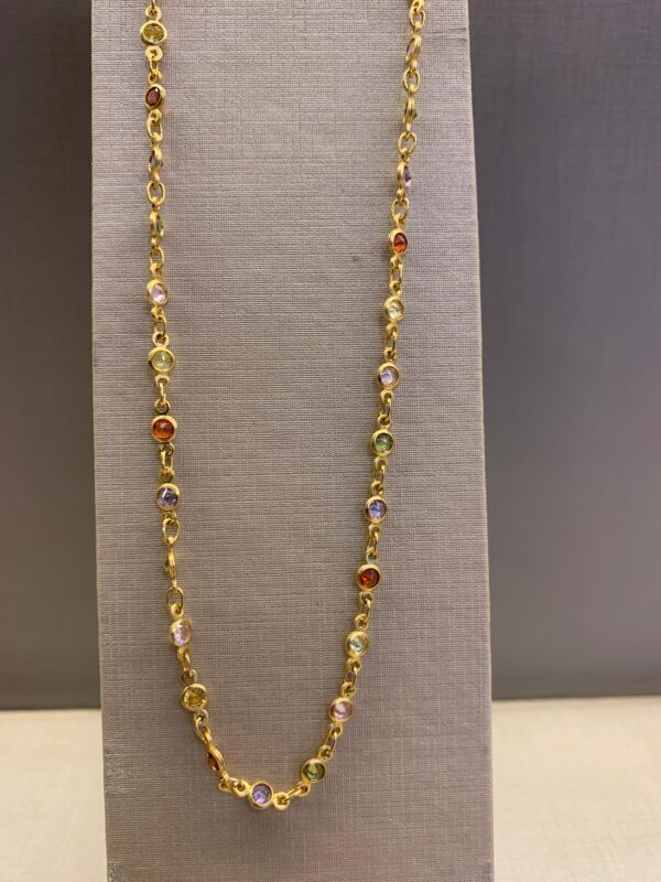 CHOKER DOURADA COM PINGENTES COLORIDOS - Imagem 2