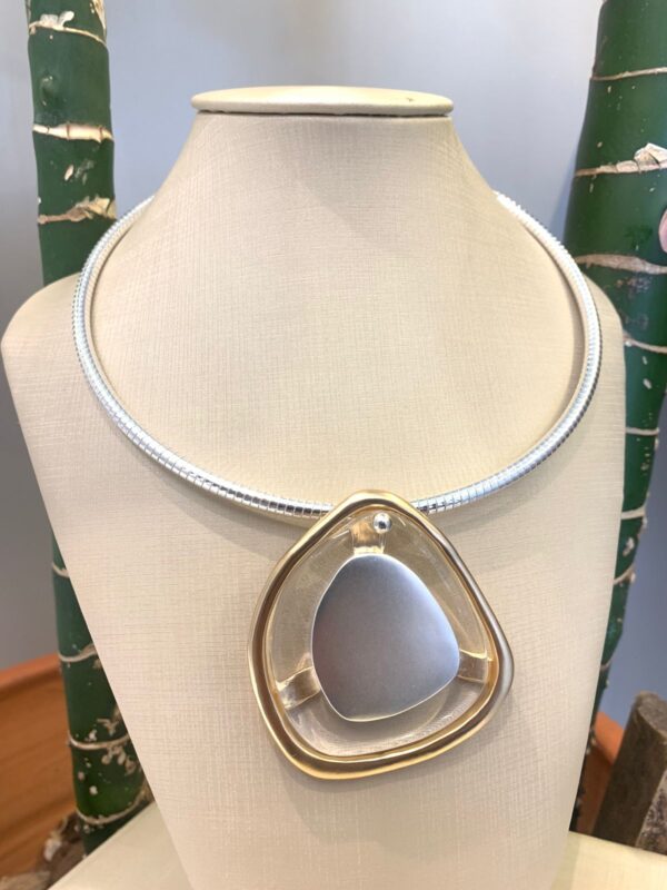CHOKER COM PINGENTE RIGIDO DE DOIS BANHOS-SEMIJOIA - Imagem 2
