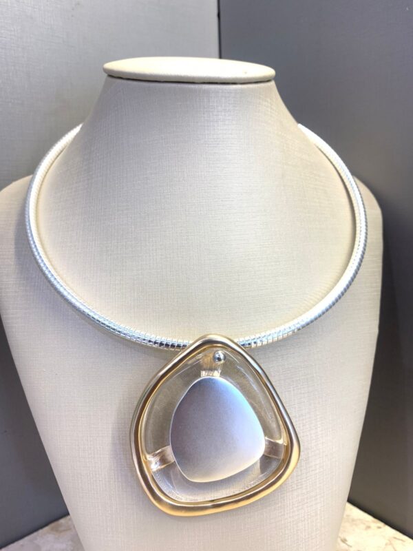 CHOKER COM PINGENTE RIGIDO DE DOIS BANHOS-SEMIJOIA