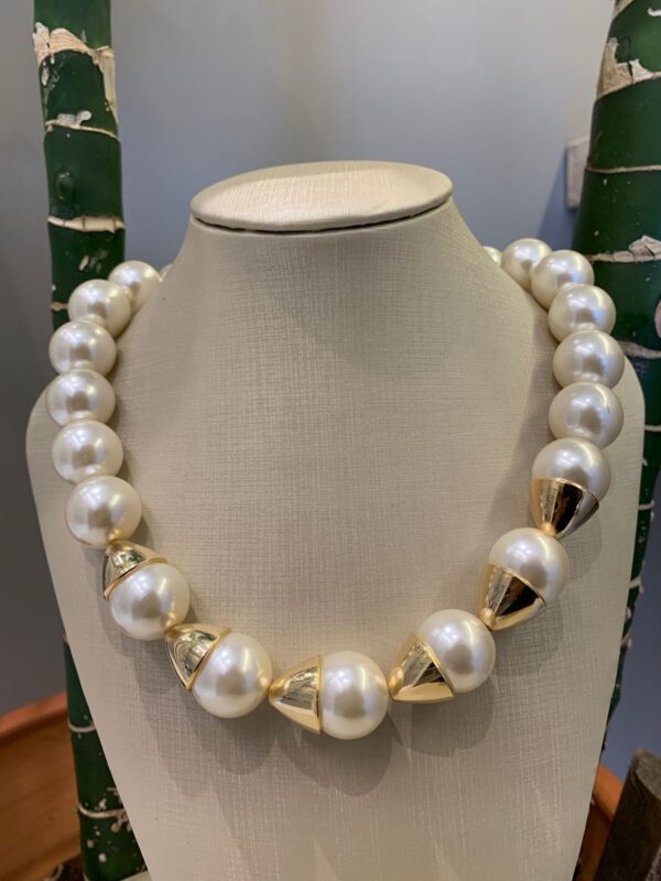 CHOKER PÉROLA COM DETALHE RÍGIDO